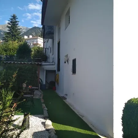 Rez De Jardin Chez Anne فيرنيه ليه با