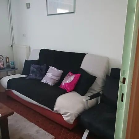 Деревянный коттедж Rez De Jardin Chez Anne *